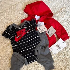 Nike Infant 3-Piece Set - Red, Black & Gray